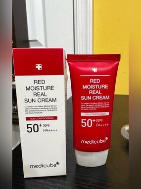 medicube Red Moisture Real Sun Cream SPF 50+ PA++++ - Red